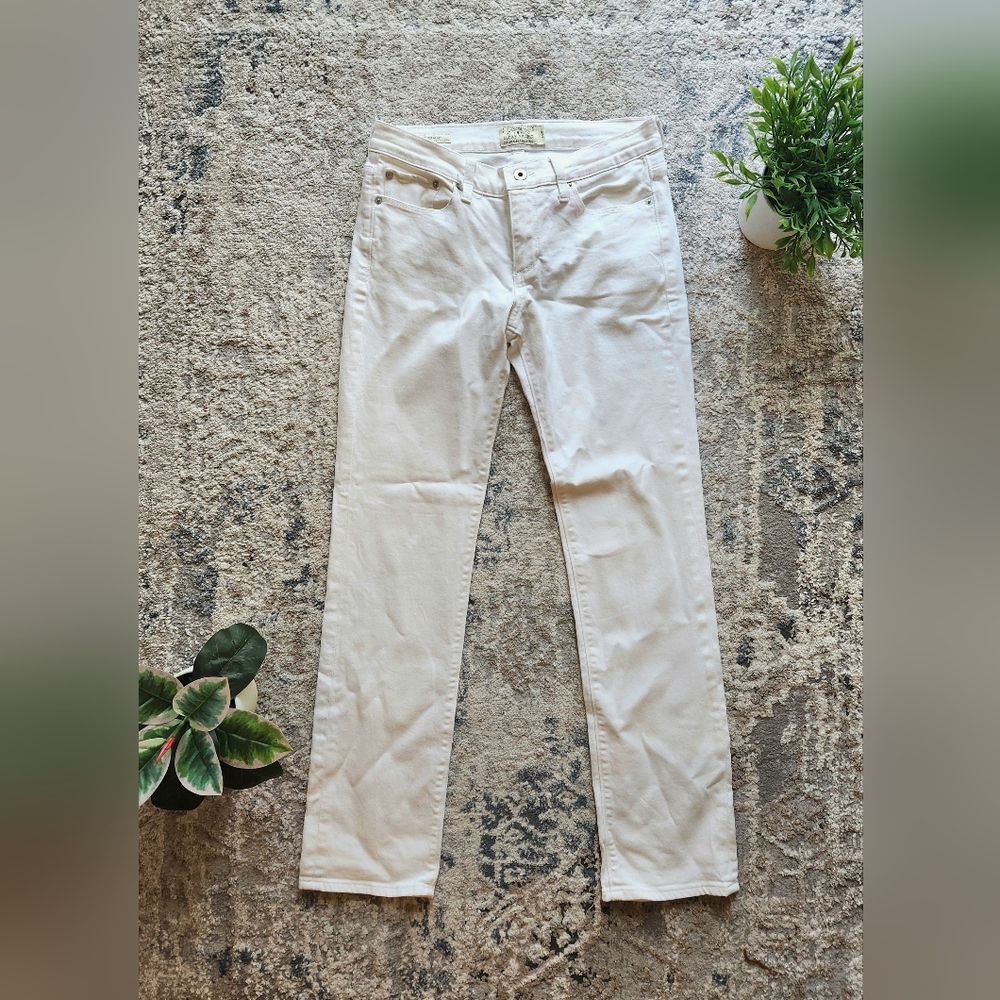 Lucky Brand white women's straight cut size 6 jeans